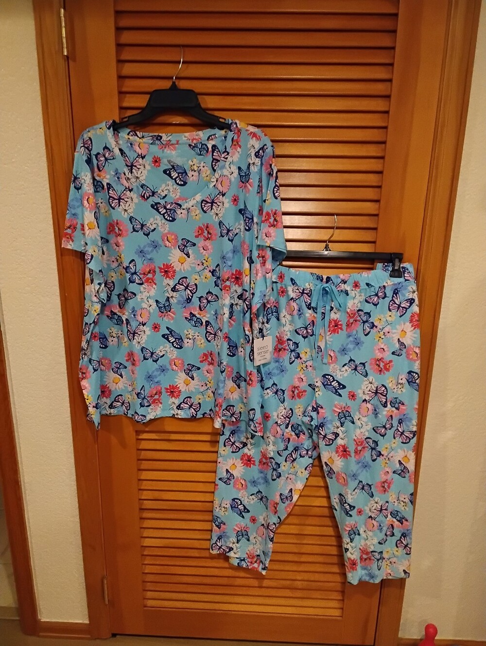 NWT Sleep Sense Butterfly Floral Tee& Capris Set 3X